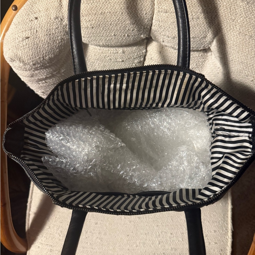 Buckle NYC Expressions Bag {Great Match to Madden Moto Boots 🤩😉} - Picture 6 of 11
